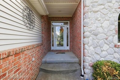 Welcome to one of Woodridge Farms' most desirable locations! - photo 9