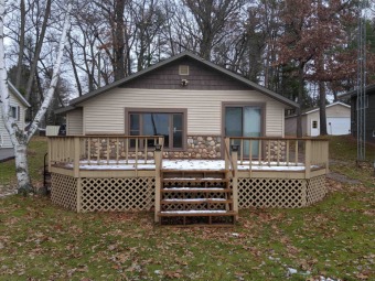 Hatch Lake Home For Sale in Iola Wisconsin