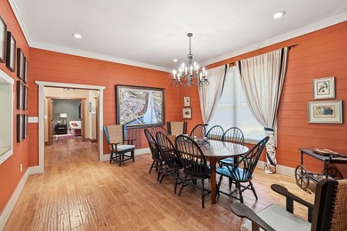 This 3,030-square-foot, 4-bedroom, 4-bathroom lake house with - photo 21