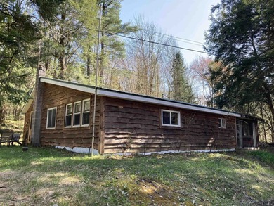 PRICE REDUCED on this cozy 2 bedroom, 1 bath cottage it is the - photo 2