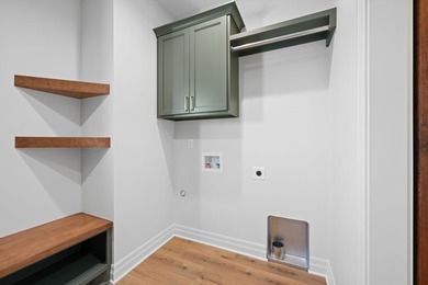 This beautiful custom-built home in The Coves features 3 - photo 27