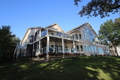 Lake Condo For Sale in Spirit Lake, Iowa
