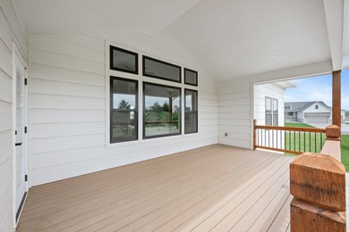 This beautiful custom-built home in The Coves features 3 - photo 32