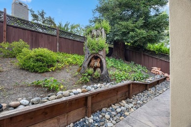 Rarely available, this elegant single-story residence enjoys - photo 34