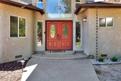Imagine living on the back nine of the Madera country club. This - photo 4