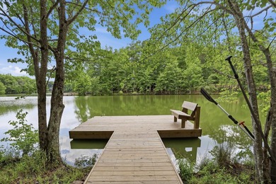 This 3,030-square-foot, 4-bedroom, 4-bathroom lake house with - photo 47