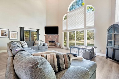 Imagine living on the back nine of the Madera country club. This - photo 9