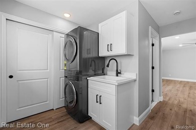 Everything is NEW in this beautifully renovated full brick ranch - photo 28