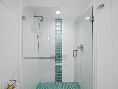 Direct Ocean, outstanding, and renovated 3/3 residence on the - photo 28