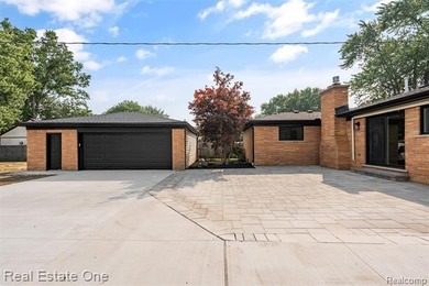 Everything is NEW in this beautifully renovated full brick ranch - photo 31