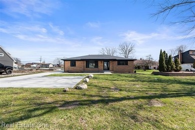 Everything is NEW in this beautifully renovated full brick ranch - photo 33