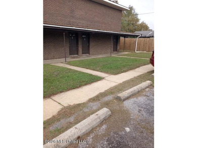 Income producing 4-plex in Pascagoula located off Old Mobile Hwy - photo 1