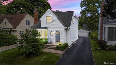 Lake Home For Sale in Sylvan Lake, Michigan