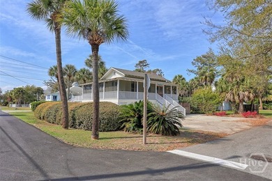Beautiful home just two blocks from the beach! All kinds of - photo 2
