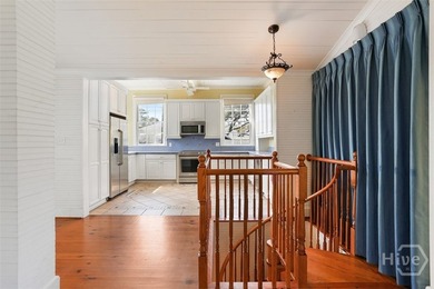 Beautiful home just two blocks from the beach! All kinds of - photo 4