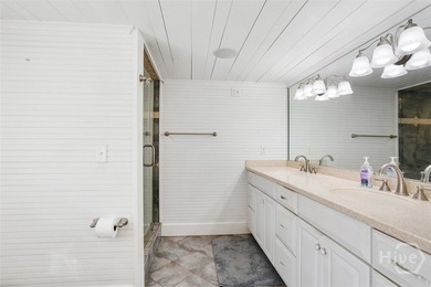 Beautiful home just two blocks from the beach! All kinds of - photo 7