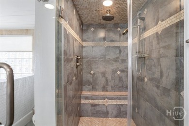 Beautiful home just two blocks from the beach! All kinds of - photo 9