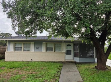 Welcome to this beautifully maintained 3-bedroom, 2.5 bath home - photo 1