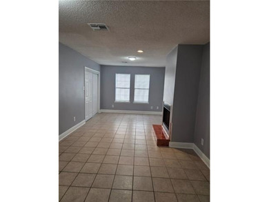 Welcome to this beautifully maintained 3-bedroom, 2.5 bath home - photo 5