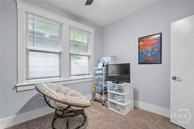 Welcome to this beautifully renovated bungalow in the heart of - photo 17