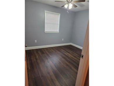 Welcome to this beautifully maintained 3-bedroom, 2.5 bath home - photo 9