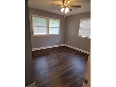 Welcome to this beautifully maintained 3-bedroom, 2.5 bath home - photo 10