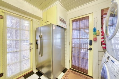 Stunning Mid-Century Cabin located in the heart of Shaver Lake - photo 36