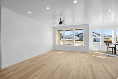*Morgan* Samplee see the stunning views at Oakridge cove, right - photo 4