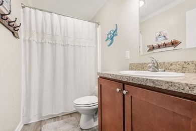 Welcome to this beautifully maintained 3-bedroom, 2-bathroom - photo 14