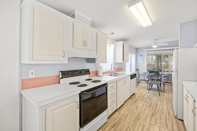 Welcome to your happy place in the fun-filled Savanna Club 55+ - photo 10