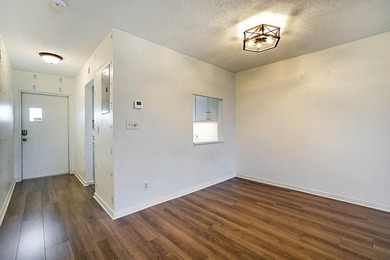 Move right into this beautifully updated 2-bedroom, 2-bath - photo 9
