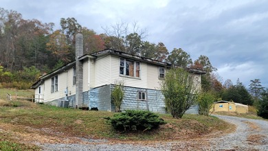 Greenbrier River Home For Sale in Hinton West Virginia