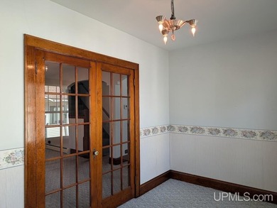Cozy 3-bedroom, 2-bath home just one block from beautiful Lake - photo 22
