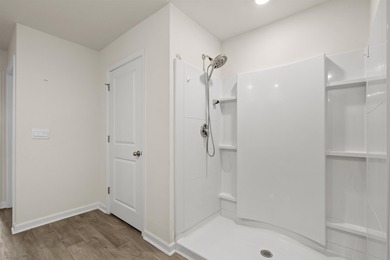 Welcome to this beautifully maintained 3-bedroom, 2-bath home in - photo 23