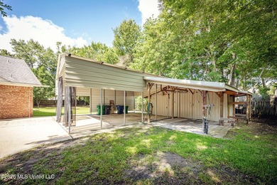 Welcome home to this spacious 3-bedroom, 2-bath brick home - photo 5