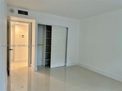 This spacious 2-bed, 2-bath condo is move-in ready and waiting - photo 8