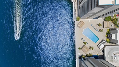 Wake up to breathtaking sunrises and unobstructed ocean views - photo 30