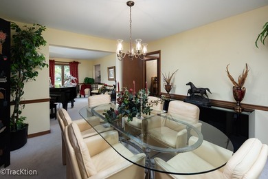 Welcome to this beautifully maintained end-unit townhome that - photo 7