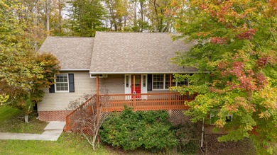 (private lake, pond, creek) Home For Sale in Lewisburg West Virginia