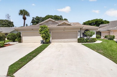 Welcome to this charming 3-bedroom, 2-bathroom villa in 55+ - photo 5