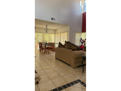 Gorgeous Single home 3 Bedrooms, 2.5 Bath located in the heart - photo 14