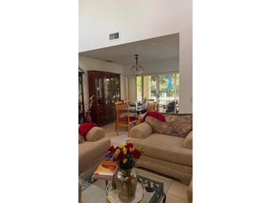 Gorgeous Single home 3 Bedrooms, 2.5 Bath located in the heart - photo 15