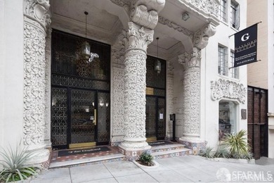 Stunning & sophisticated, this rear-facing flat in a classic - photo 19