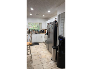 Gorgeous Single home 3 Bedrooms, 2.5 Bath located in the heart - photo 22