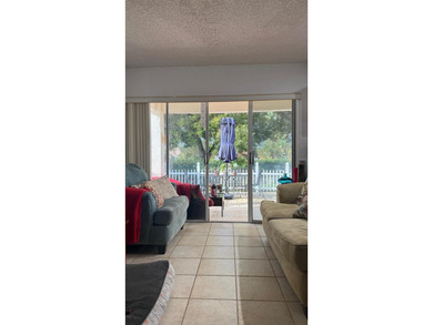 Gorgeous Single home 3 Bedrooms, 2.5 Bath located in the heart - photo 26