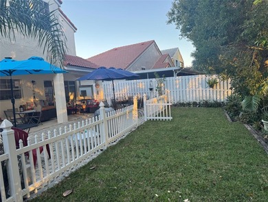 Gorgeous Single home 3 Bedrooms, 2.5 Bath located in the heart - photo 29