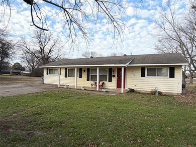 Fort Gibson Lake Home Sale Pending in Wagoner Oklahoma