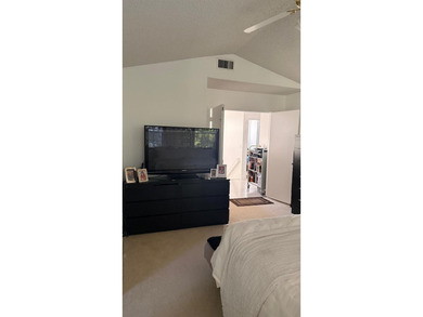 Gorgeous Single home 3 Bedrooms, 2.5 Bath located in the heart - photo 34