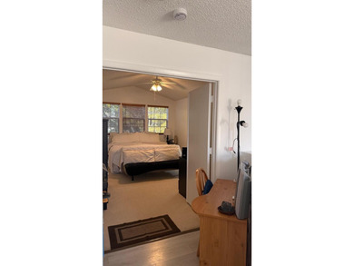 Gorgeous Single home 3 Bedrooms, 2.5 Bath located in the heart - photo 35
