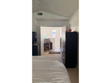 Gorgeous Single home 3 Bedrooms, 2.5 Bath located in the heart - photo 36